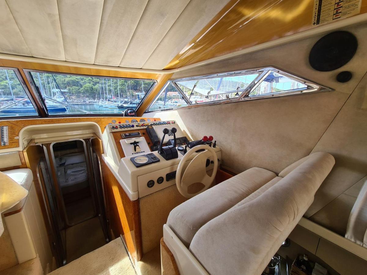 ホテル Luxury Yacht - Lex Of The Seas スプリト エクステリア 写真