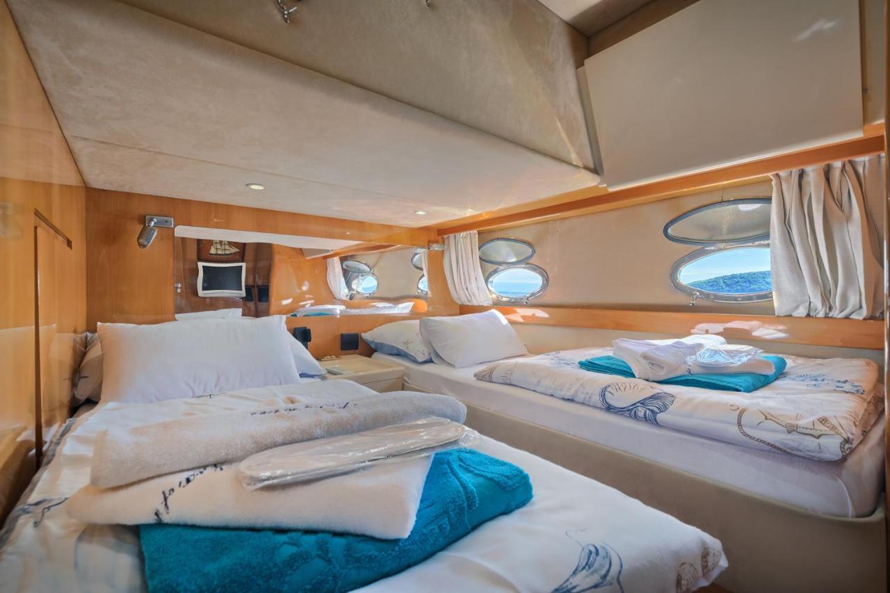 ホテル Luxury Yacht - Lex Of The Seas スプリト エクステリア 写真